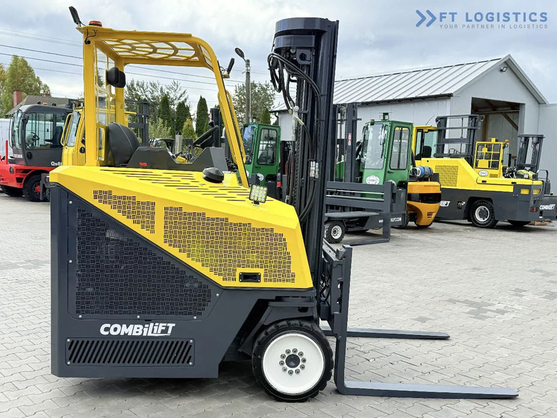 شاحنة المناولة رباعية الاتجاهات Combilift CB4000 / GAS / TRIPLEX 5200MM / FREE LIFT / FORK POSITIONER / SIDE SHIFT / EXCELLENT CONDITION / Wide range of four-way and side: صور 6 شاحنة المناولة رباعية الاتجاهات Combilift CB4000 / GAS / TRIPLEX 5200MM / FREE LIFT / FORK POSITIONER / SIDE SHIFT / EXCELLENT CONDITION / Wide range of four-way and side: صور 6