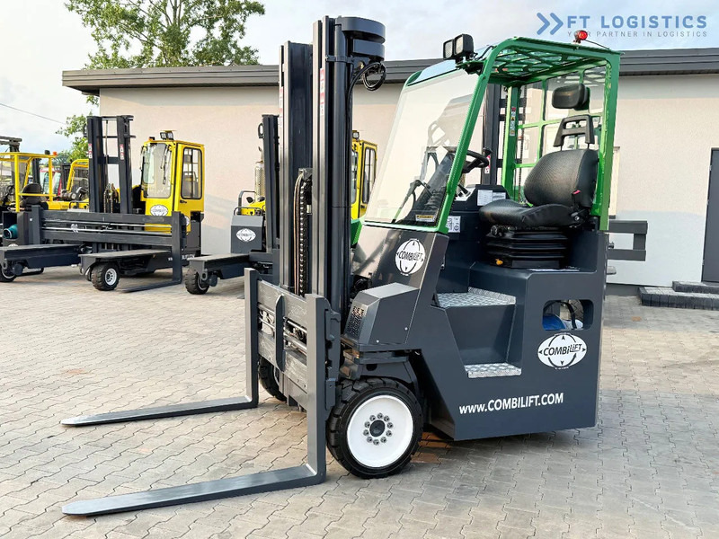 Combilift COMBILIFT C4000CB – TRIPLEX 5200mm – Year 2017 – LPG – FREE LIFT – SIDESHIFT – FORK POSITIONER – CONDITION 5/5 COMBILIFT C4000CB - شاحنة المناولة رباعية الاتجاهات: صور 2 Combilift COMBILIFT C4000CB – TRIPLEX 5200mm – Year 2017 – LPG – FREE LIFT – SIDESHIFT – FORK POSITIONER – CONDITION 5/5 COMBILIFT C4000CB - شاحنة المناولة رباعية الاتجاهات: صور 2