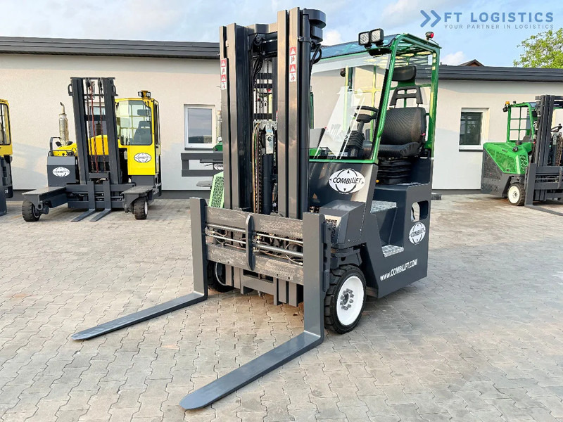 Combilift COMBILIFT C4000CB – TRIPLEX 5200mm – Year 2017 – LPG – FREE LIFT – SIDESHIFT – FORK POSITIONER – CONDITION 5/5 COMBILIFT C4000CB - شاحنة المناولة رباعية الاتجاهات: صور 1 Combilift COMBILIFT C4000CB – TRIPLEX 5200mm – Year 2017 – LPG – FREE LIFT – SIDESHIFT – FORK POSITIONER – CONDITION 5/5 COMBILIFT C4000CB - شاحنة المناولة رباعية الاتجاهات: صور 1