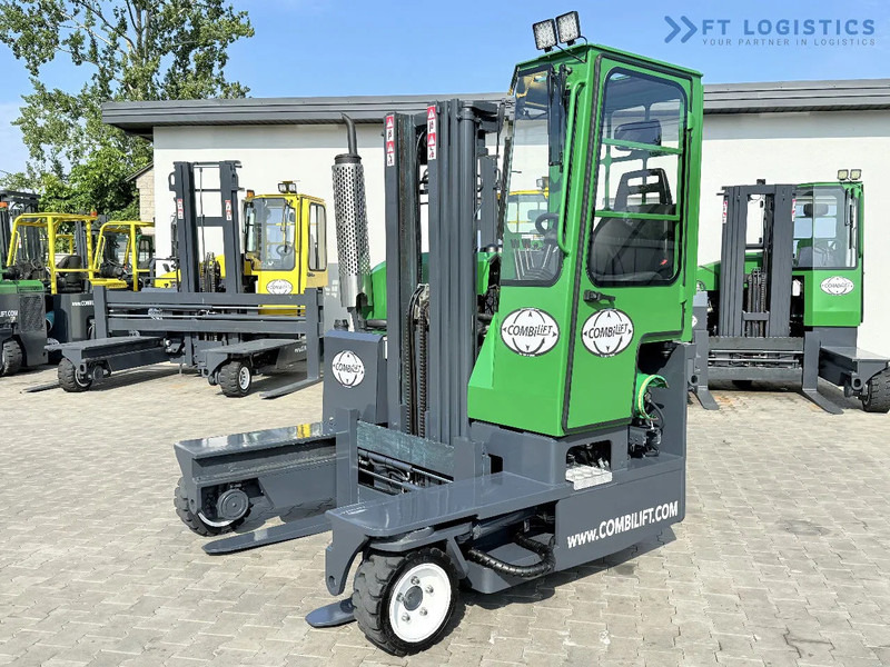 Combilift Combilift C2500 / GAS / TRIPLEX 4900MM / FREE LIFT / ONLY 2446 HOURS / FORK POSITIONER / FULL CABIN / PERFECT CONDITION / Wide r - شاحنة المناولة رباعية الاتجاهات: صور 2 Combilift Combilift C2500 / GAS / TRIPLEX 4900MM / FREE LIFT / ONLY 2446 HOURS / FORK POSITIONER / FULL CABIN / PERFECT CONDITION / Wide r - شاحنة المناولة رباعية الاتجاهات: صور 2
