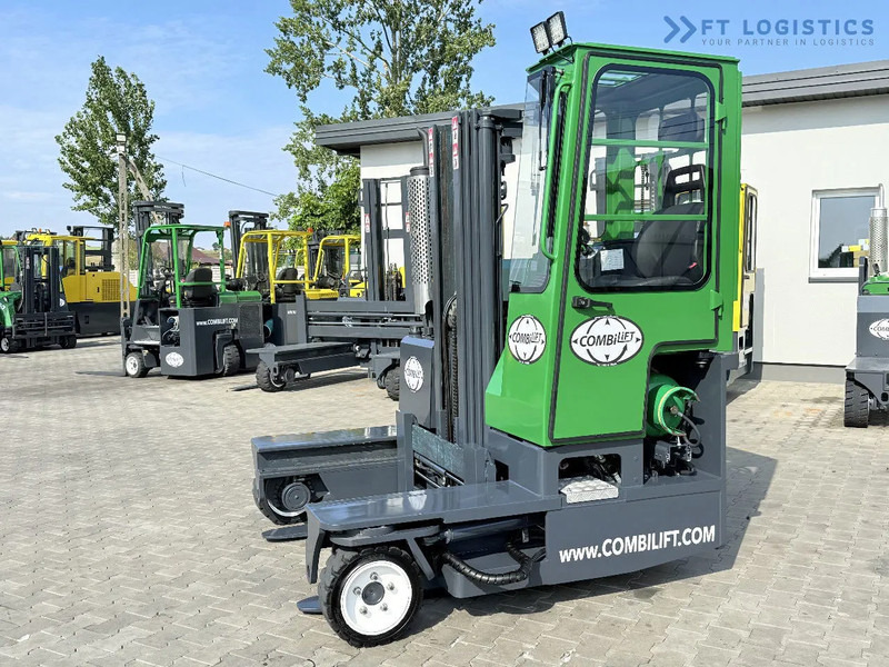 Combilift Combilift C2500 / GAS / TRIPLEX 4900MM / FREE LIFT / ONLY 2446 HOURS / FORK POSITIONER / FULL CABIN / PERFECT CONDITION / Wide r - شاحنة المناولة رباعية الاتجاهات: صور 3 Combilift Combilift C2500 / GAS / TRIPLEX 4900MM / FREE LIFT / ONLY 2446 HOURS / FORK POSITIONER / FULL CABIN / PERFECT CONDITION / Wide r - شاحنة المناولة رباعية الاتجاهات: صور 3