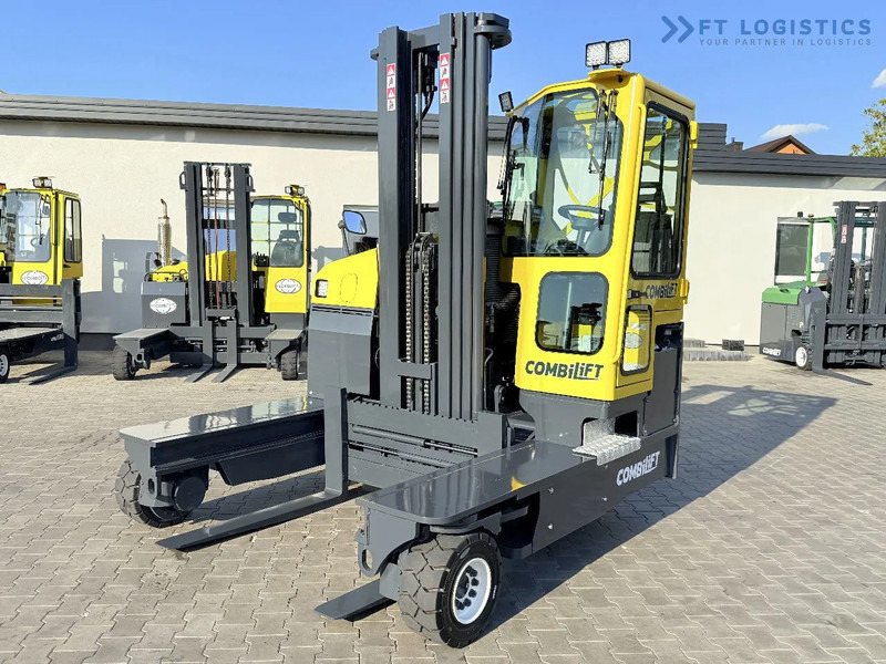 Combilift Combilift C5000 / DIESEL / TRIPLEX 6000MM / FREE LIFT / FORK POSITIONER / BUILT-IN SCALE / HEATING / FULL CABIN / PERFECT CONDIT - شاحنة المناولة رباعية الاتجاهات: صور 1 Combilift Combilift C5000 / DIESEL / TRIPLEX 6000MM / FREE LIFT / FORK POSITIONER / BUILT-IN SCALE / HEATING / FULL CABIN / PERFECT CONDIT - شاحنة المناولة رباعية الاتجاهات: صور 1