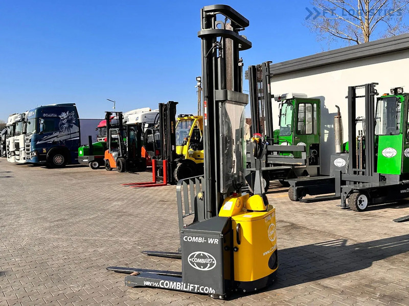 Combilift WR-4 / DUPLEX / 4.5M / 2017 / ONLY 30 MTH / LIKE NEW / 1500KG - معدات تكديس: صور 1 Combilift WR-4 / DUPLEX / 4.5M / 2017 / ONLY 30 MTH / LIKE NEW / 1500KG - معدات تكديس: صور 1