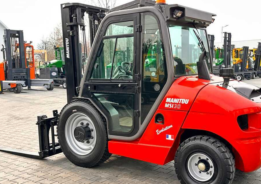 Manitou MSI30 / DIESEL / DUPLEX / 3400MM / CABIN / FORK POSITIONER / SIDE SHIFT / LIKE NEW - شاحنات الطرق الوعرة: صور 4 Manitou MSI30 / DIESEL / DUPLEX / 3400MM / CABIN / FORK POSITIONER / SIDE SHIFT / LIKE NEW - شاحنات الطرق الوعرة: صور 4
