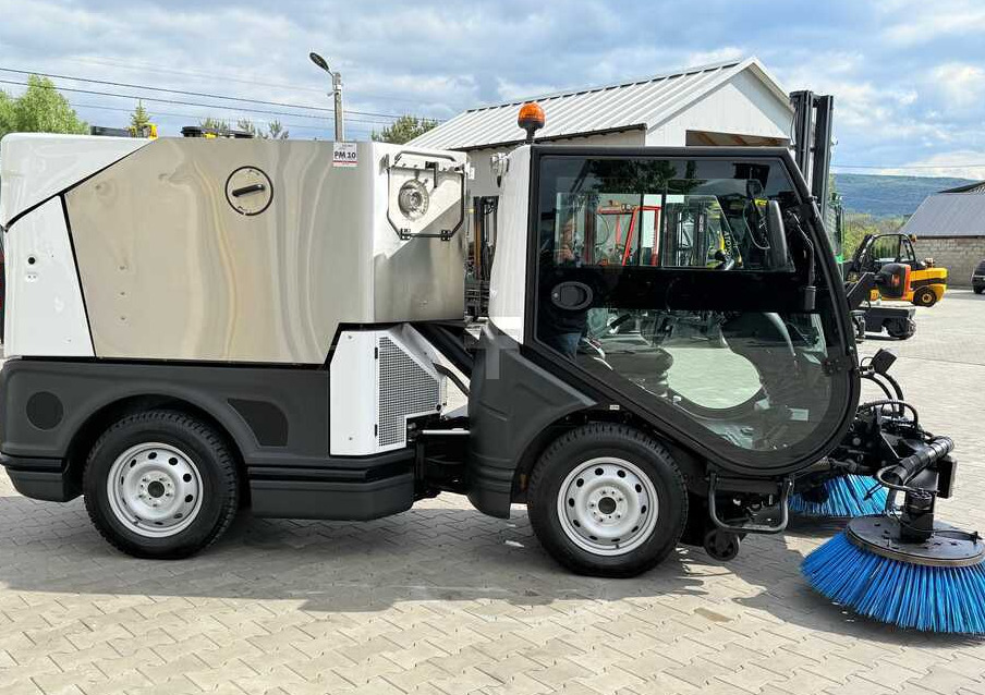 سياره كنس شوارع Nilfisk Nilfisk City Ranger 3500 – Articulated Municipal Sweeper | Year 2017 | On: صور 7