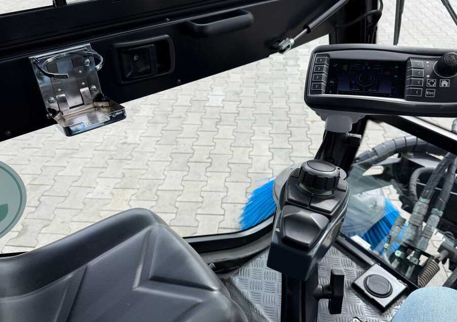 سياره كنس شوارع Nilfisk Nilfisk City Ranger 3500 – Articulated Municipal Sweeper | Year 2017 | On: صور 33