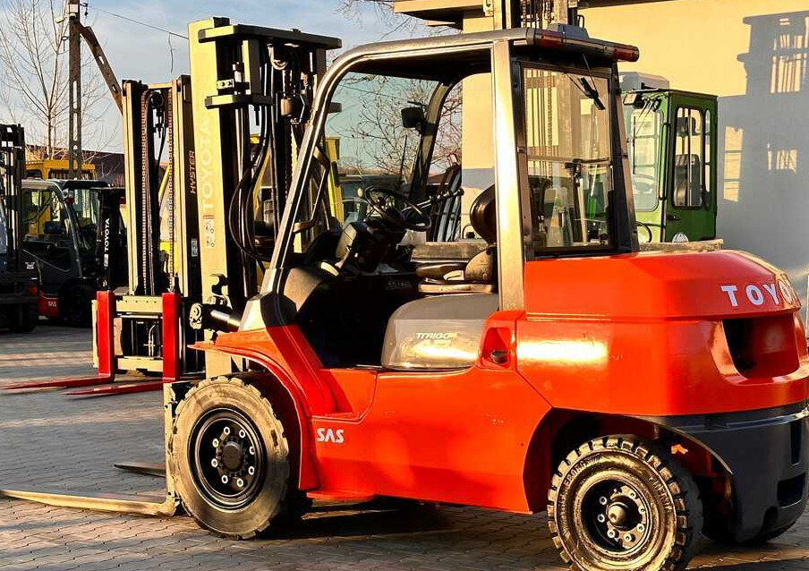 Toyota 42-4FD40 / DIESEL / 4500KG / DUPLEX / FORKS 1400MM / WELL-MAINTAINED - رافعة شوكية ديزل: صور 5 Toyota 42-4FD40 / DIESEL / 4500KG / DUPLEX / FORKS 1400MM / WELL-MAINTAINED - رافعة شوكية ديزل: صور 5
