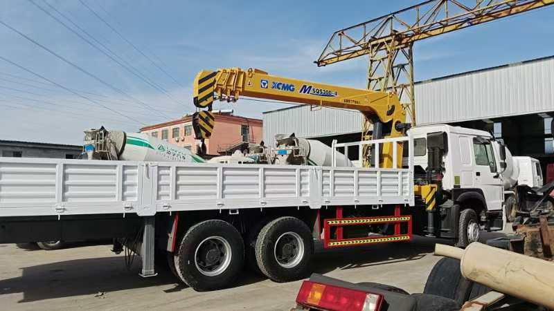 HOWO ,XCMG HOWO 375 engine,XCMG 12 tons crane truck - شاحنة كرين: صور 4 HOWO ,XCMG HOWO 375 engine,XCMG 12 tons crane truck - شاحنة كرين: صور 4