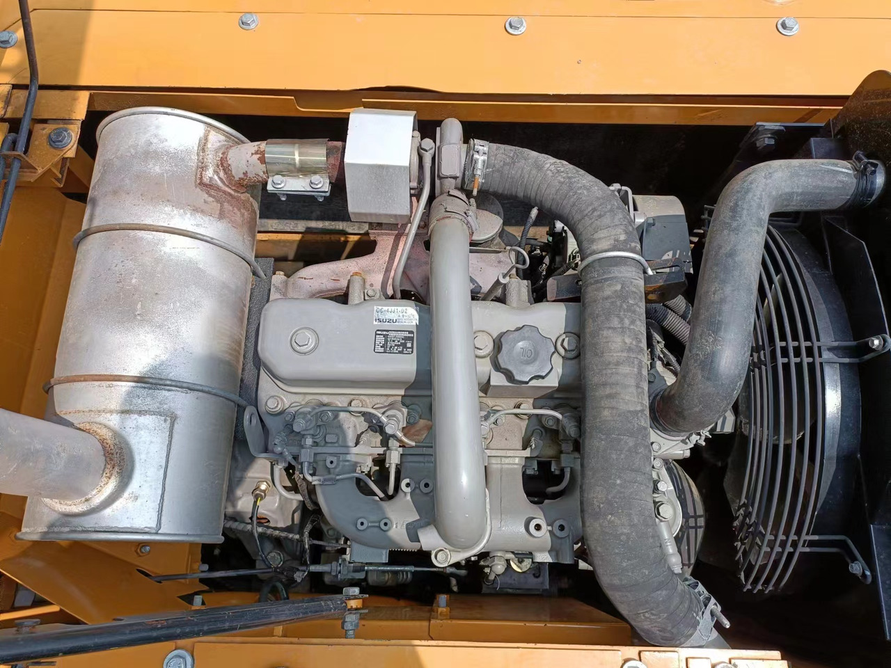 ISUZU 4JJ1 - المحرك - حفارة: صور 1 ISUZU 4JJ1 - المحرك - حفارة: صور 1