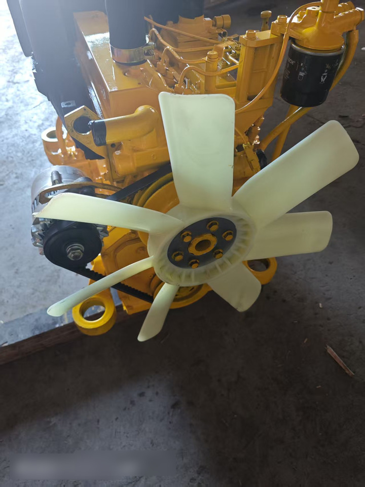 KOMATSU 4D95LE - المحرك - حفارة: صور 1 KOMATSU 4D95LE - المحرك - حفارة: صور 1