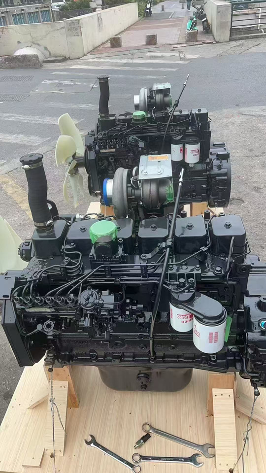 KOMATSU 6D102E - المحرك - حفارة: صور 1 KOMATSU 6D102E - المحرك - حفارة: صور 1