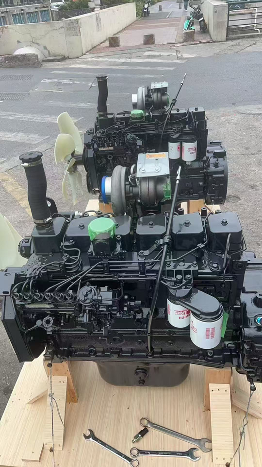 KOMATSU 6D102E - المحرك - حفارة: صور 2 KOMATSU 6D102E - المحرك - حفارة: صور 2