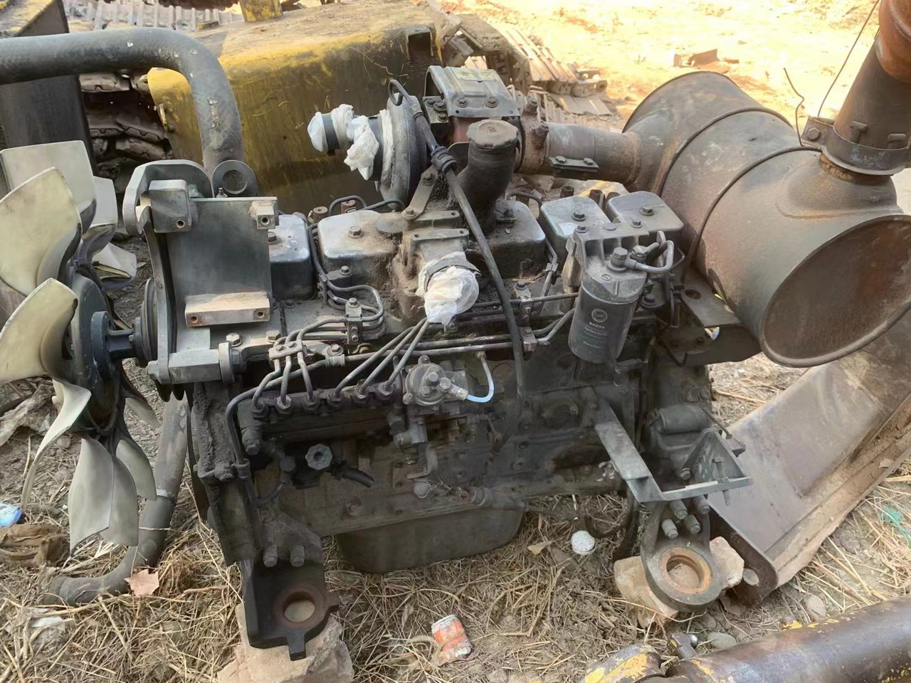 KOMATSU 6D102 - المحرك - حفارة: صور 2 KOMATSU 6D102 - المحرك - حفارة: صور 2