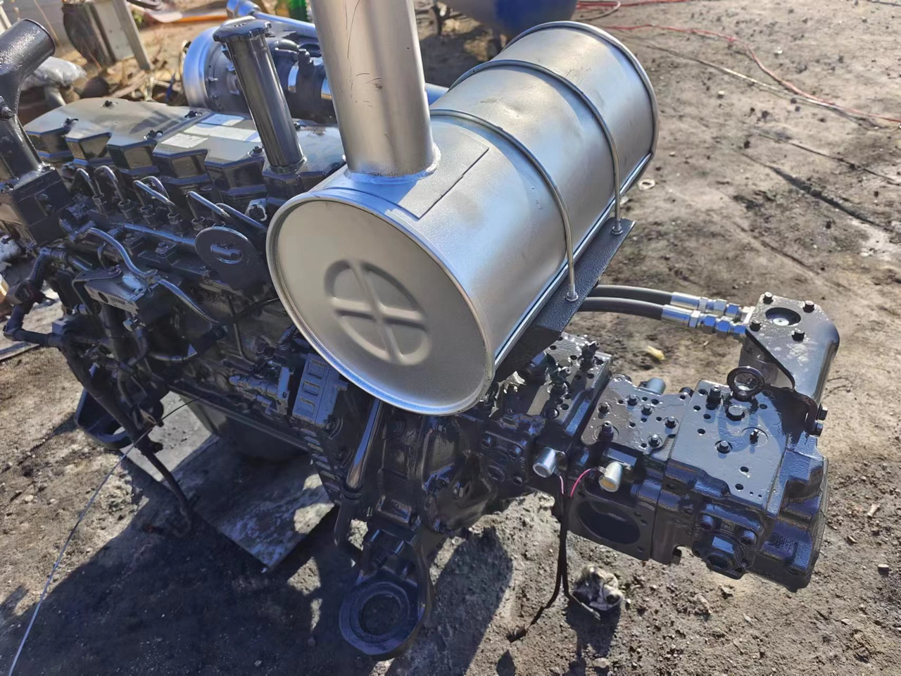 KOMATSU 6D107E-1 - المحرك - حفارة: صور 3 KOMATSU 6D107E-1 - المحرك - حفارة: صور 3