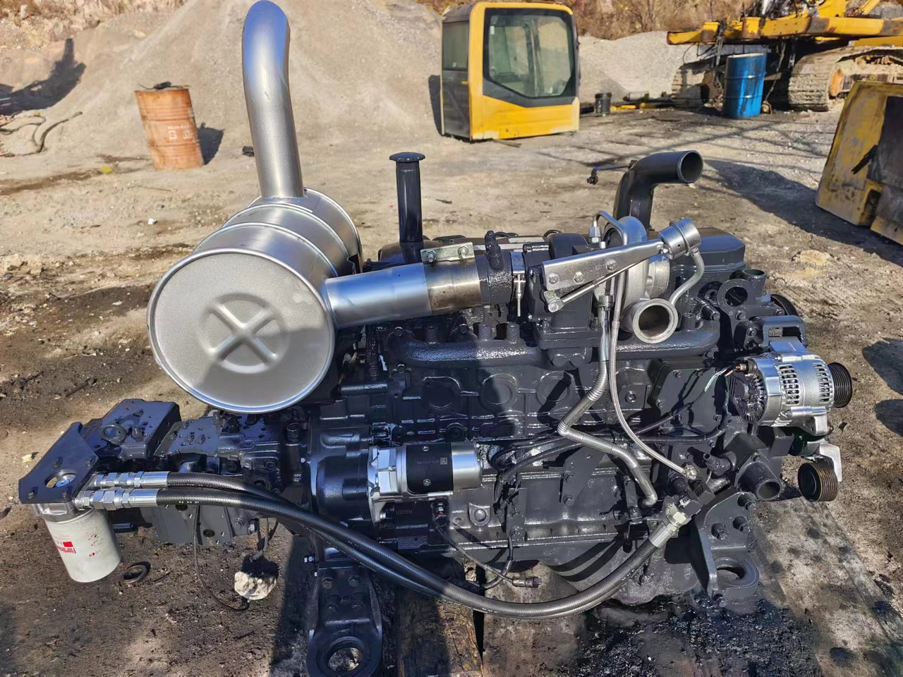 KOMATSU 6D107E-1 - المحرك - حفارة: صور 2 KOMATSU 6D107E-1 - المحرك - حفارة: صور 2