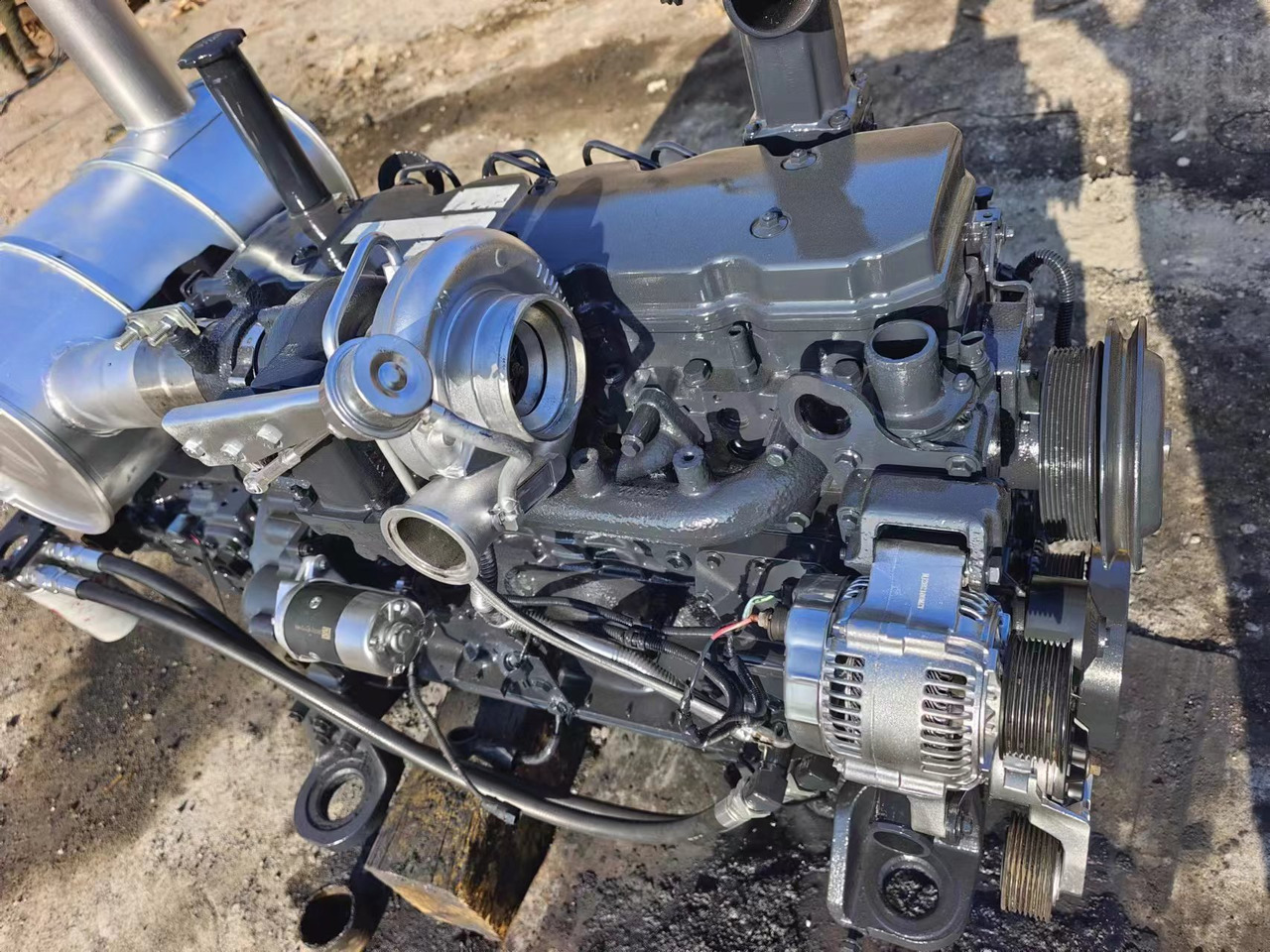 KOMATSU 6D107E-1 - المحرك - حفارة: صور 3 KOMATSU 6D107E-1 - المحرك - حفارة: صور 3