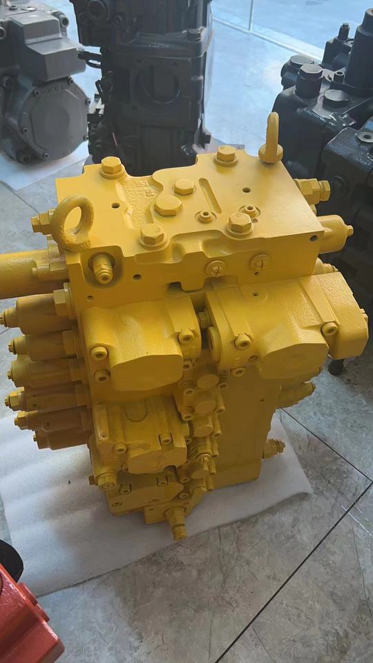 KOMATSU 723-48-26701 - صمام هيدروليكي - حفارة: صور 4 KOMATSU 723-48-26701 - صمام هيدروليكي - حفارة: صور 4