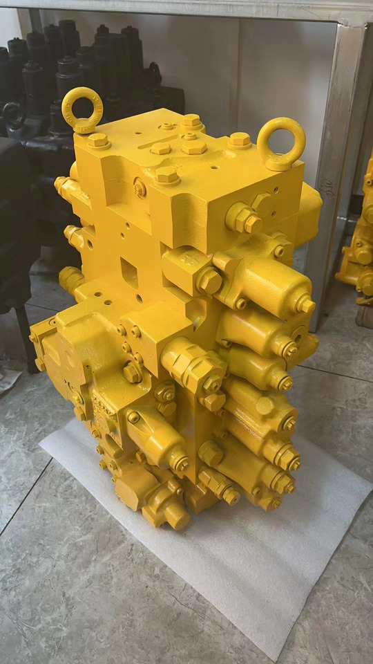 KOMATSU 723-48-26701 - صمام هيدروليكي - حفارة: صور 3 KOMATSU 723-48-26701 - صمام هيدروليكي - حفارة: صور 3
