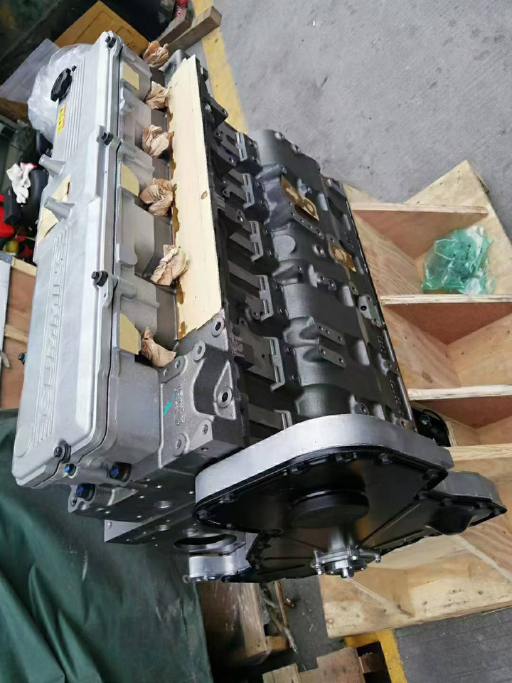 KOMATSU KOMATSU 6D114 CUMMINS QSC8.3 - كتلة اسطوانة - حفارة: صور 1 KOMATSU KOMATSU 6D114 CUMMINS QSC8.3 - كتلة اسطوانة - حفارة: صور 1