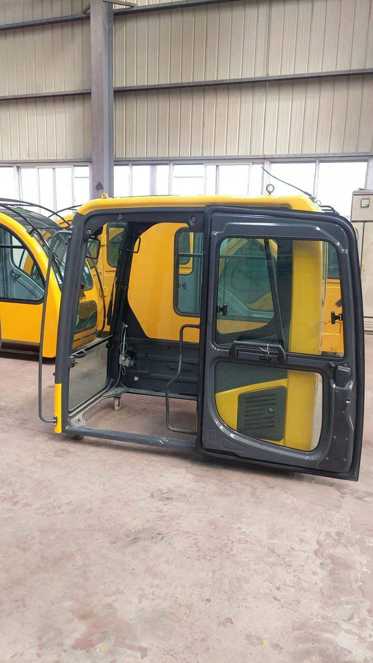 KOMATSU PC 210-8 - الكبائن - حفارة: صور 3 KOMATSU PC 210-8 - الكبائن - حفارة: صور 3