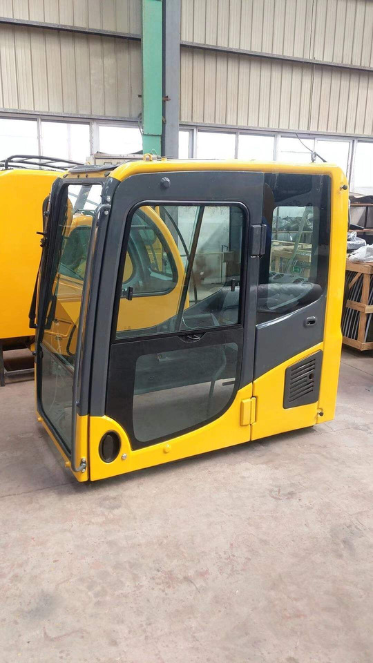 KOMATSU PC 210-8 - الكبائن - حفارة: صور 4 KOMATSU PC 210-8 - الكبائن - حفارة: صور 4