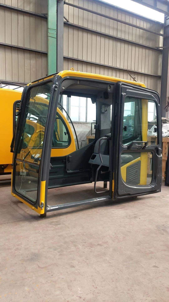 KOMATSU PC 210-8 - الكبائن - حفارة: صور 1 KOMATSU PC 210-8 - الكبائن - حفارة: صور 1
