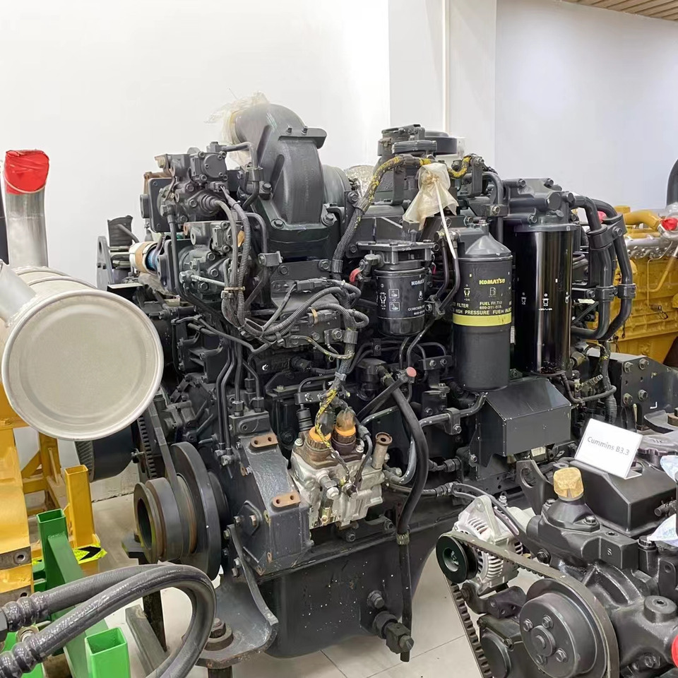 KOMATSU SAA6D125E-5 - المحرك - حفارة: صور 1 KOMATSU SAA6D125E-5 - المحرك - حفارة: صور 1