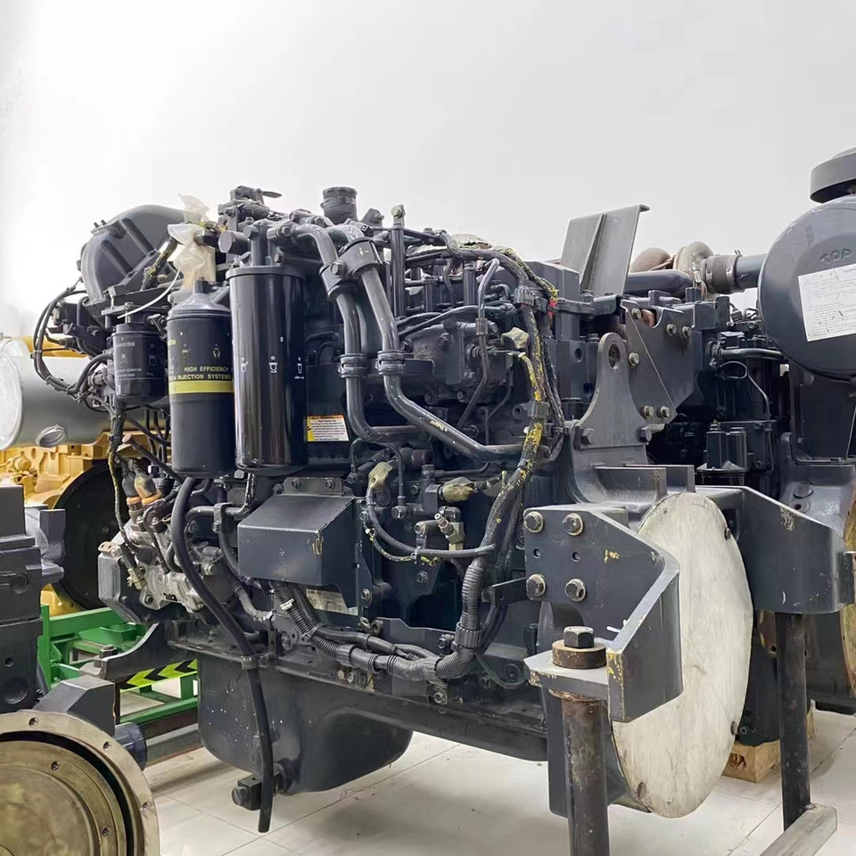 KOMATSU SAA6D125E-5 - المحرك - حفارة: صور 2 KOMATSU SAA6D125E-5 - المحرك - حفارة: صور 2