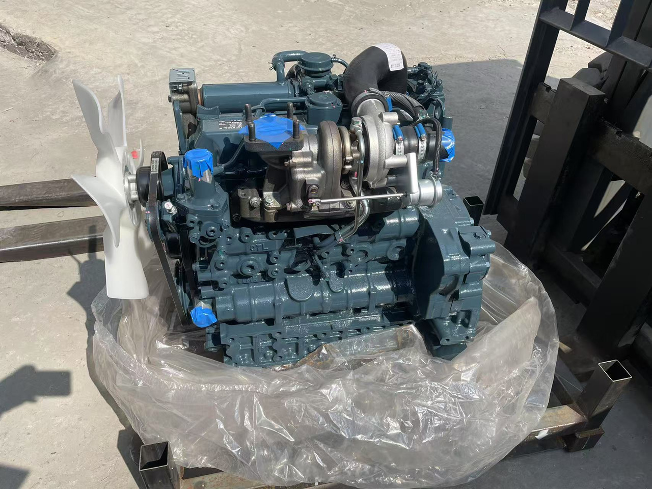 KUBOTA V3307T - المحرك - حفارة: صور 1 KUBOTA V3307T - المحرك - حفارة: صور 1