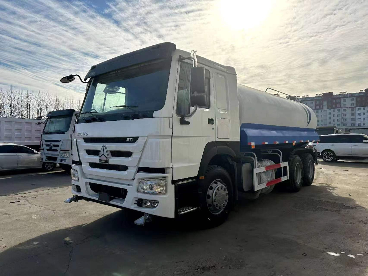 SINOTRUK 20  cubic  meters  tanker - شاحنة صهريج: صور 2 SINOTRUK 20  cubic  meters  tanker - شاحنة صهريج: صور 2