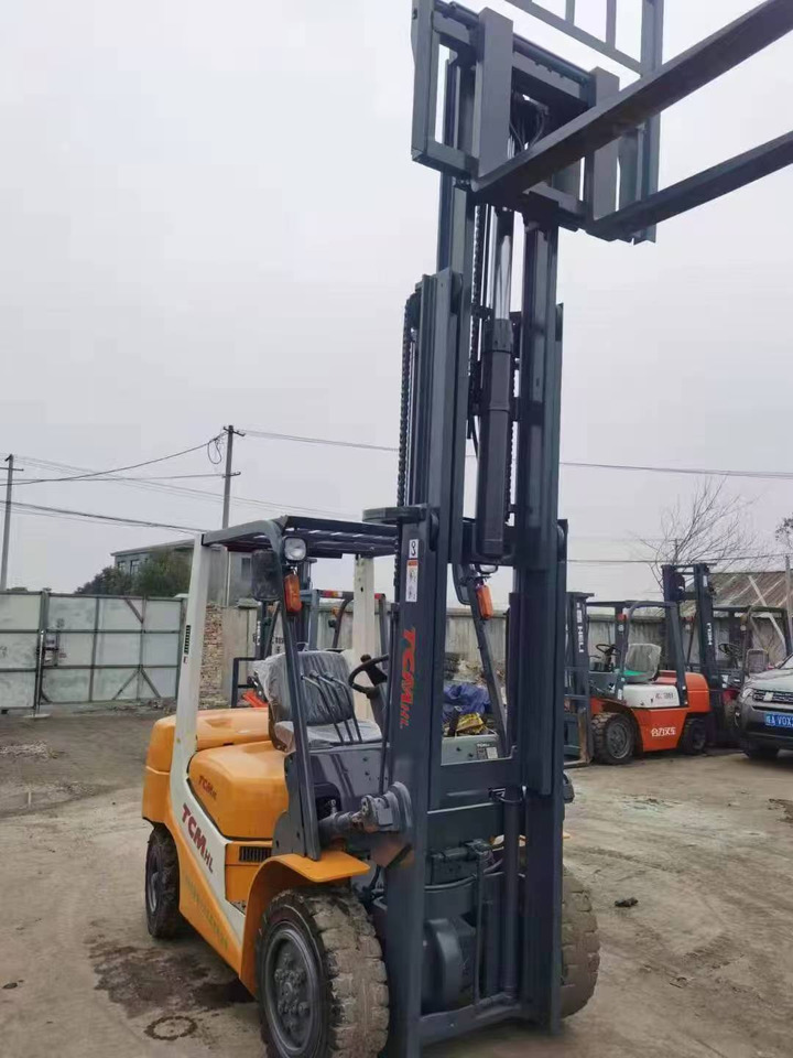 TCM 5 TONS 2 stages - رافعة شوكية ديزل: صور 3 TCM 5 TONS 2 stages - رافعة شوكية ديزل: صور 3