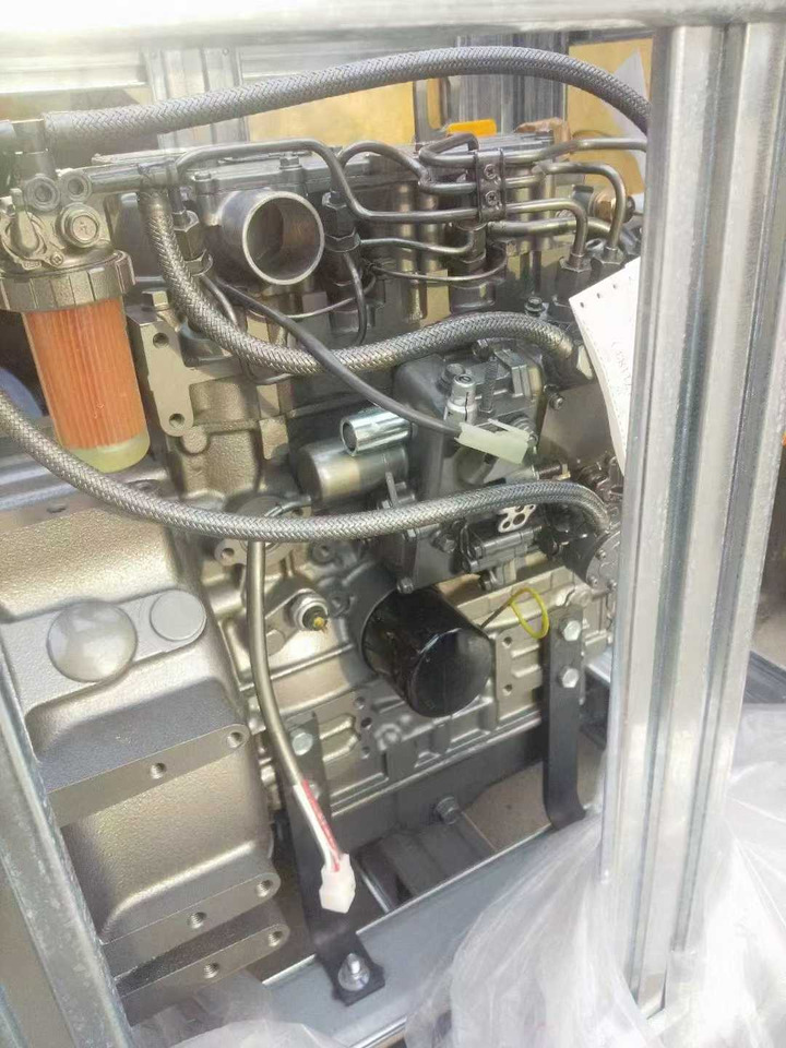 YANMAR 3TNV76 - المحرك - حفارة: صور 2 YANMAR 3TNV76 - المحرك - حفارة: صور 2