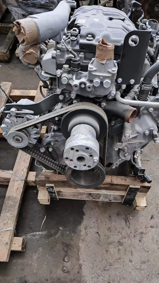 YANMAR 4M50 - المحرك - حفارة: صور 3 YANMAR 4M50 - المحرك - حفارة: صور 3