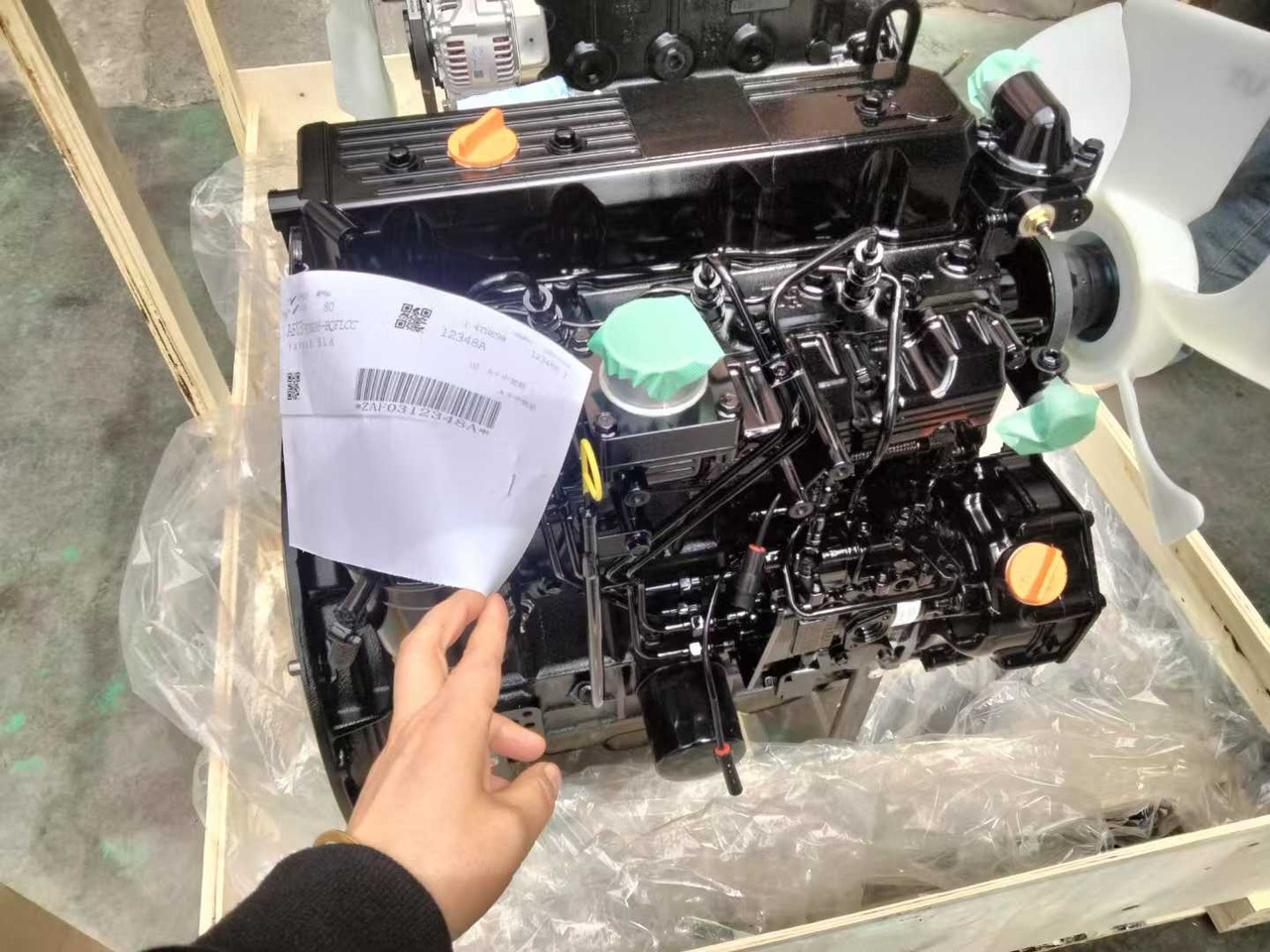 YANMAR 4TNE98 - المحرك - حفارة: صور 5 YANMAR 4TNE98 - المحرك - حفارة: صور 5