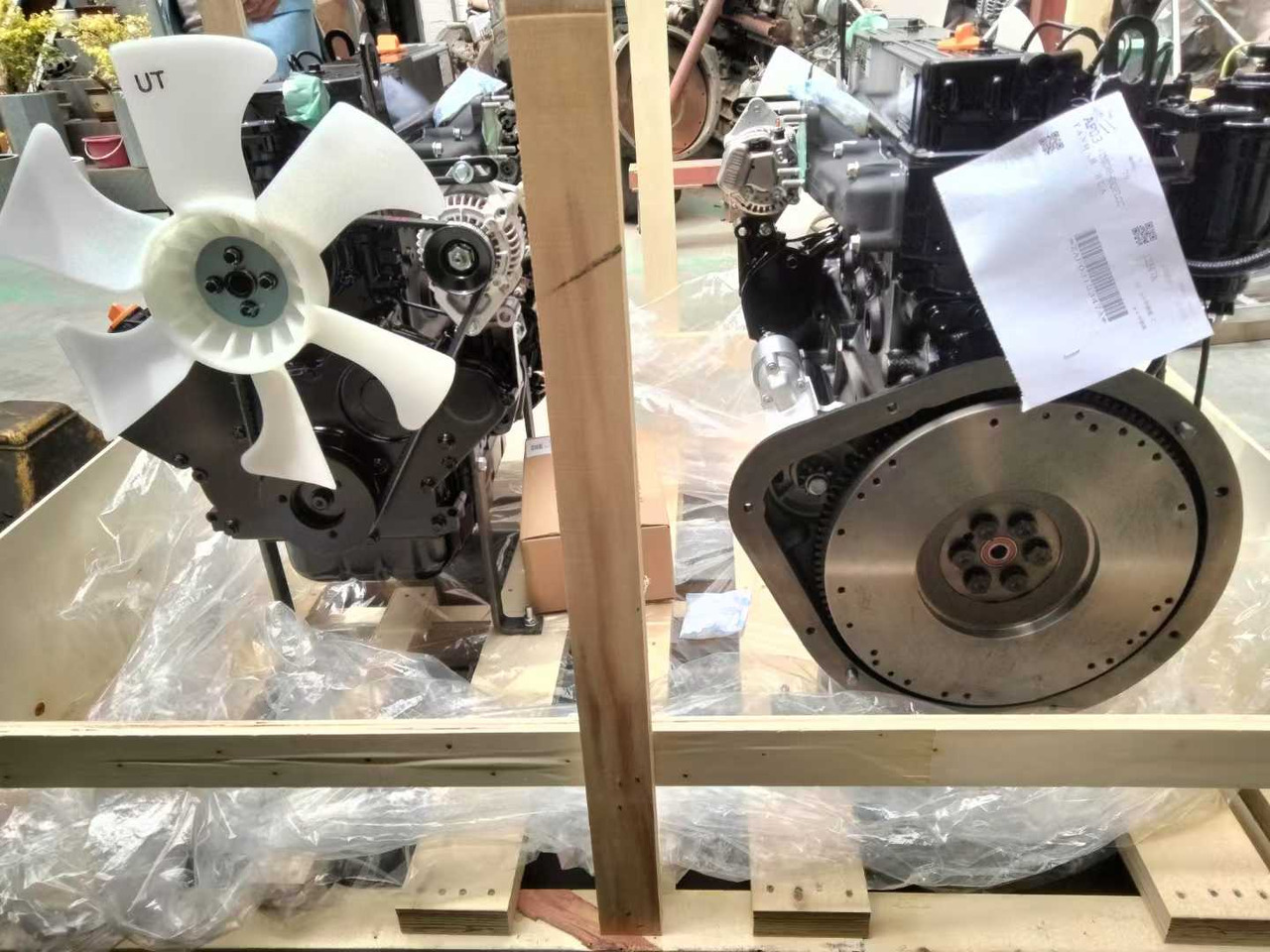 YANMAR 4TNE98 - المحرك - حفارة: صور 5 YANMAR 4TNE98 - المحرك - حفارة: صور 5