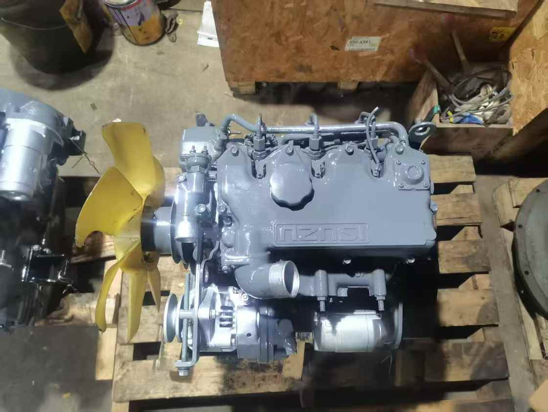 Isuzu 3LB1 - المحرك - حفارة: صور 2 Isuzu 3LB1 - المحرك - حفارة: صور 2