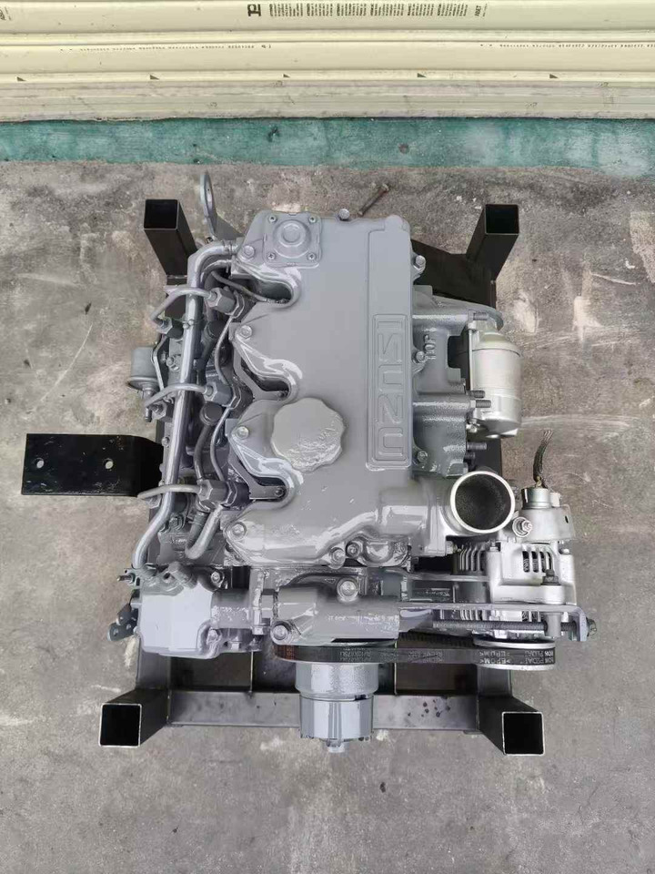 Isuzu 3LB1 - المحرك - حفارة: صور 3 Isuzu 3LB1 - المحرك - حفارة: صور 3