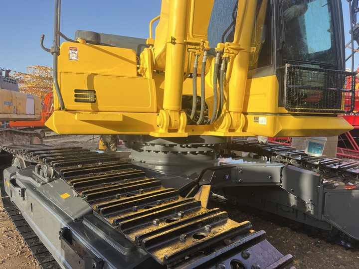 45-ton Second-hand Komatsu PC450-8 Hydraulic Crawler Excavator on Sale. Used Komatsu 450-8 in Excellent Condition Hot Sale - حفارات زحافة: صور 5 45-ton Second-hand Komatsu PC450-8 Hydraulic Crawler Excavator on Sale. Used Komatsu 450-8 in Excellent Condition Hot Sale - حفارات زحافة: صور 5