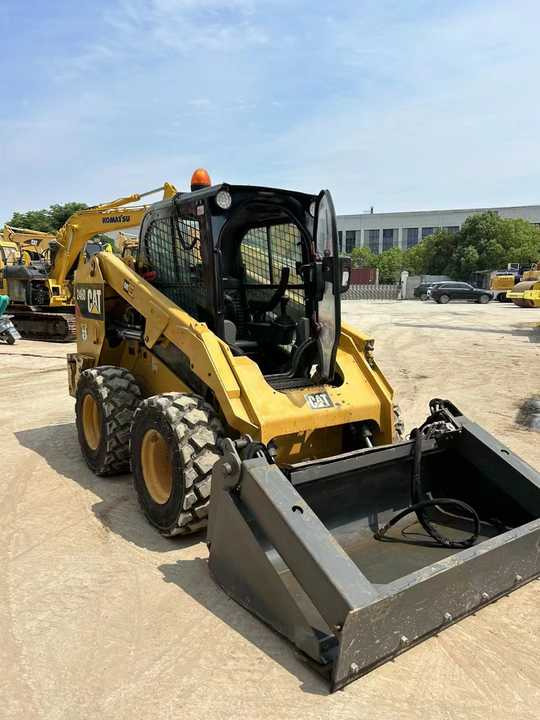 90% New Front Loader Tractor CAT 246D Skid Steer Loader / Used Cat 226B 246C 246d Mini Skid Steer Loader in Stock - شيول صغير: صور 4 90% New Front Loader Tractor CAT 246D Skid Steer Loader / Used Cat 226B 246C 246d Mini Skid Steer Loader in Stock - شيول صغير: صور 4