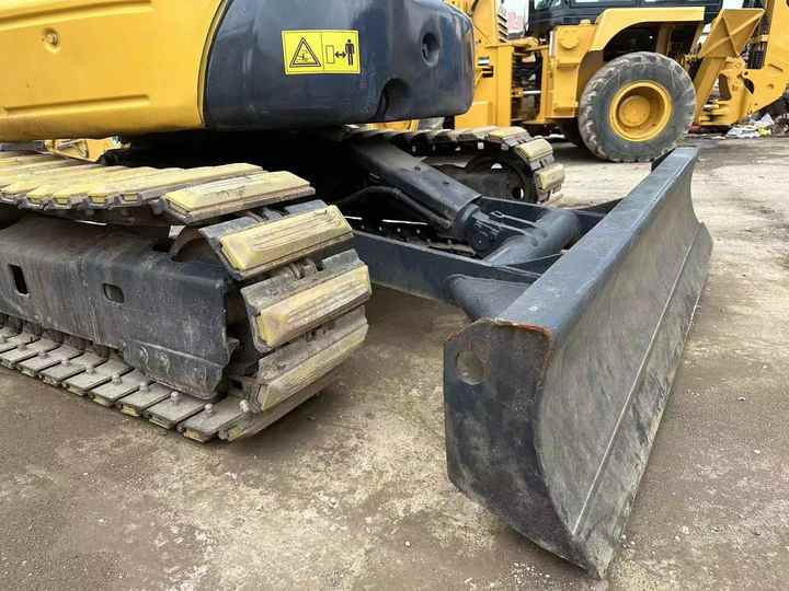 Best Quality Komatsu PC35mr Used Mini Excavator Earth-moving Machinery in Good Condition - حفارات زحافة: صور 5 Best Quality Komatsu PC35mr Used Mini Excavator Earth-moving Machinery in Good Condition - حفارات زحافة: صور 5