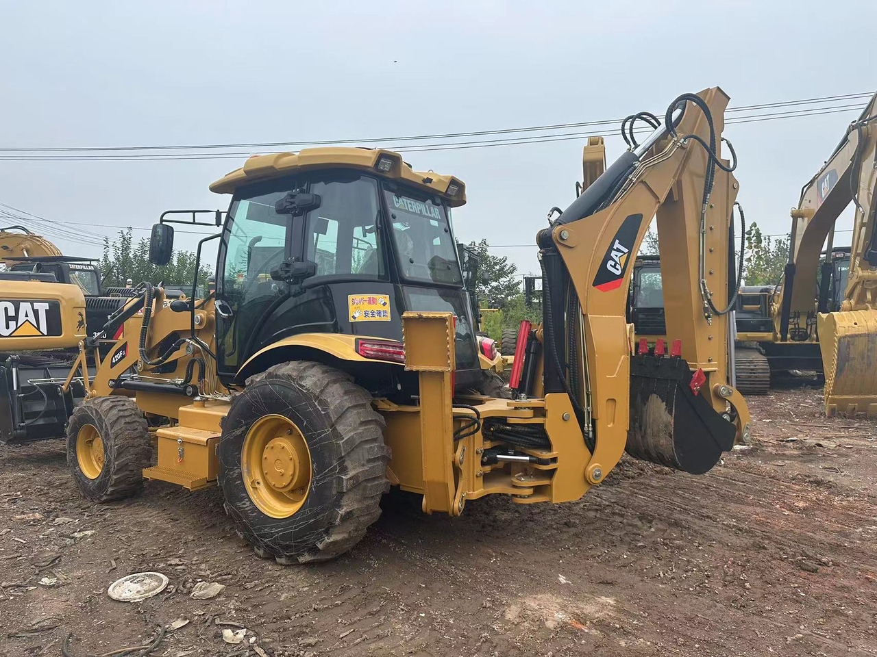 CATERPILLAR Used Good Condition Backhoe Loader CAT420F - حفار متعدد الاستخدام: صور 1 CATERPILLAR Used Good Condition Backhoe Loader CAT420F - حفار متعدد الاستخدام: صور 1