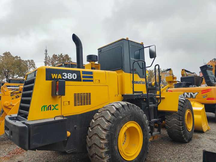 Certified Pre-Owned Komatsu WA380-3 | Heavy-Duty Loader for Mining/ Construction - Price Negotiable! - حفار متعدد الاستخدام: صور 2 Certified Pre-Owned Komatsu WA380-3 | Heavy-Duty Loader for Mining/ Construction - Price Negotiable! - حفار متعدد الاستخدام: صور 2