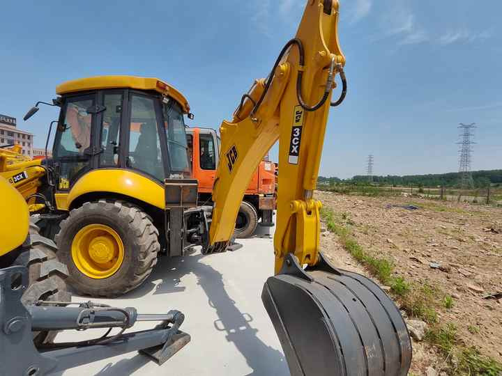 Cheap Price JCB 3CX Backhoe Loader in Excellent Condition for Sale JCB3CX JCB 4CX Available for Sale - حفار متعدد الاستخدام: صور 2 Cheap Price JCB 3CX Backhoe Loader in Excellent Condition for Sale JCB3CX JCB 4CX Available for Sale - حفار متعدد الاستخدام: صور 2