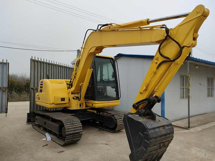 Cheap Used Komatsu PC60-7 Crawler Excavator with High Efficiency Used Heavy Machinery Komatsu P60-7 Digger Cheap for Sale - حفارات زحافة: صور 5 Cheap Used Komatsu PC60-7 Crawler Excavator with High Efficiency Used Heavy Machinery Komatsu P60-7 Digger Cheap for Sale - حفارات زحافة: صور 5