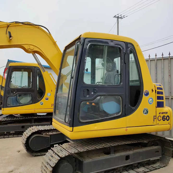 Cheap Used Komatsu PC60-7 Crawler Excavator with High Efficiency Used Heavy Machinery Komatsu P60-7 Digger Cheap for Sale - حفارات زحافة: صور 1 Cheap Used Komatsu PC60-7 Crawler Excavator with High Efficiency Used Heavy Machinery Komatsu P60-7 Digger Cheap for Sale - حفارات زحافة: صور 1
