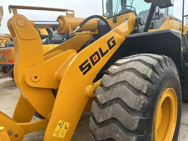 China Famous Brand SDLG Used SDLG 958L Wheel Loader Running Working Condition Low Price for Sale - اللودر بعجل: صور 2 China Famous Brand SDLG Used SDLG 958L Wheel Loader Running Working Condition Low Price for Sale - اللودر بعجل: صور 2