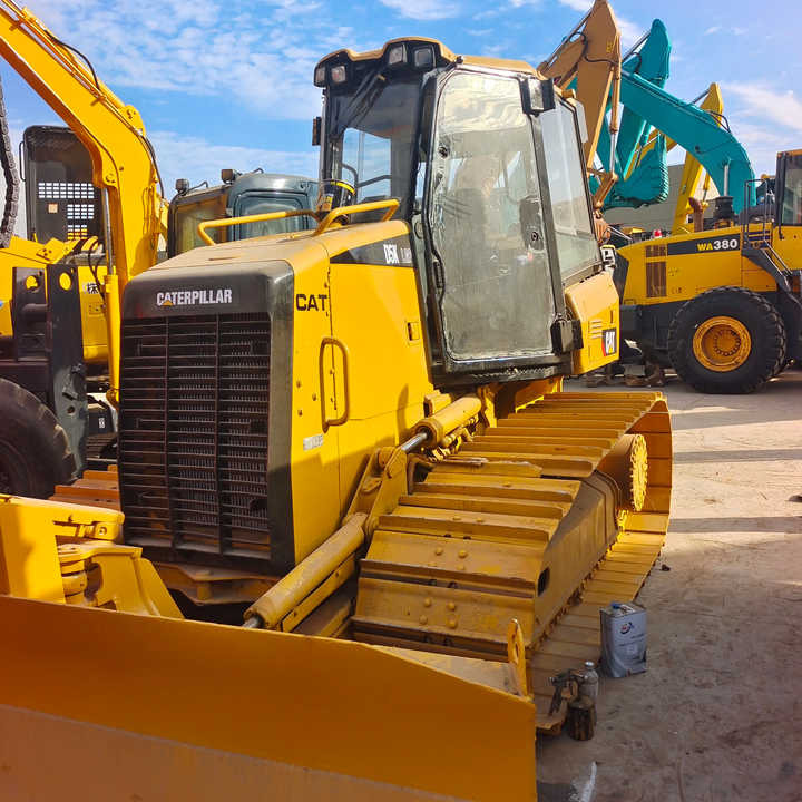 Good Condition D3K Bulldozer Used Crawler Bulldozer with Parts Price Bulldozers - بلدوزر: صور 1 Good Condition D3K Bulldozer Used Crawler Bulldozer with Parts Price Bulldozers - بلدوزر: صور 1