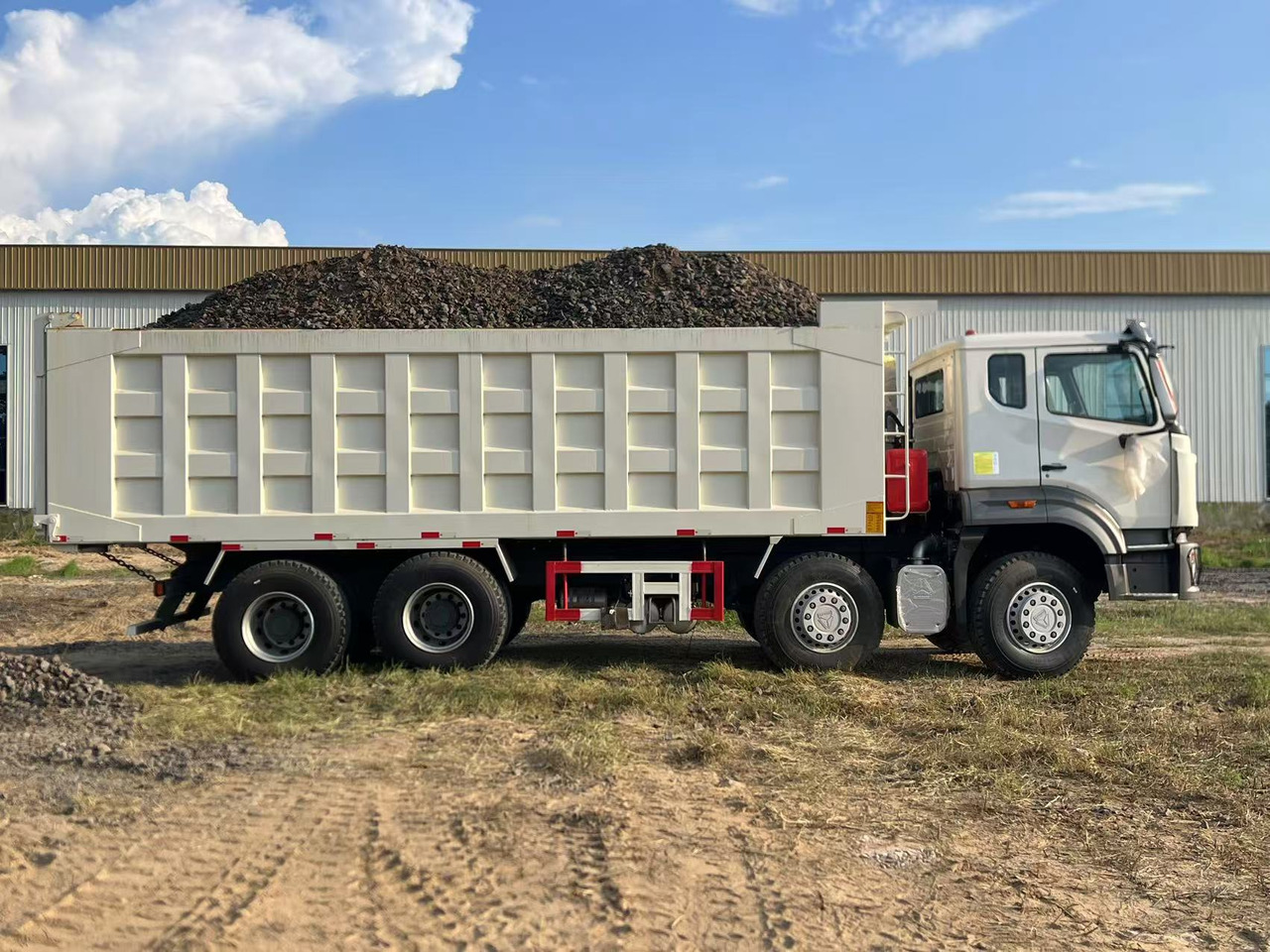 HOWO Used Dump Truck8*4 6*4 - قلابات: صور 4 HOWO Used Dump Truck8*4 6*4 - قلابات: صور 4