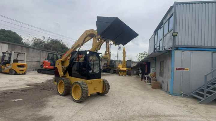 High Quality Used Cat 246D3 Excavator with Low Working Hours and Best Price Used Cat 246D3 Machine with Cheap Price for Sale - شيول صغير: صور 5 High Quality Used Cat 246D3 Excavator with Low Working Hours and Best Price Used Cat 246D3 Machine with Cheap Price for Sale - شيول صغير: صور 5