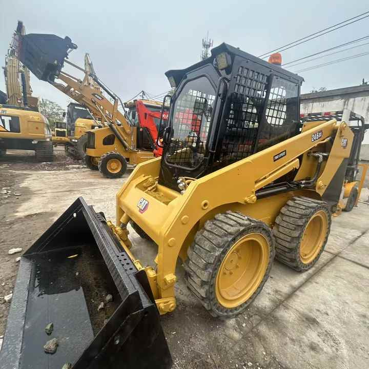 High Quality Used Cat 246D3 Excavator with Low Working Hours and Best Price Used Cat 246D3 Machine with Cheap Price for Sale - شيول صغير: صور 4 High Quality Used Cat 246D3 Excavator with Low Working Hours and Best Price Used Cat 246D3 Machine with Cheap Price for Sale - شيول صغير: صور 4